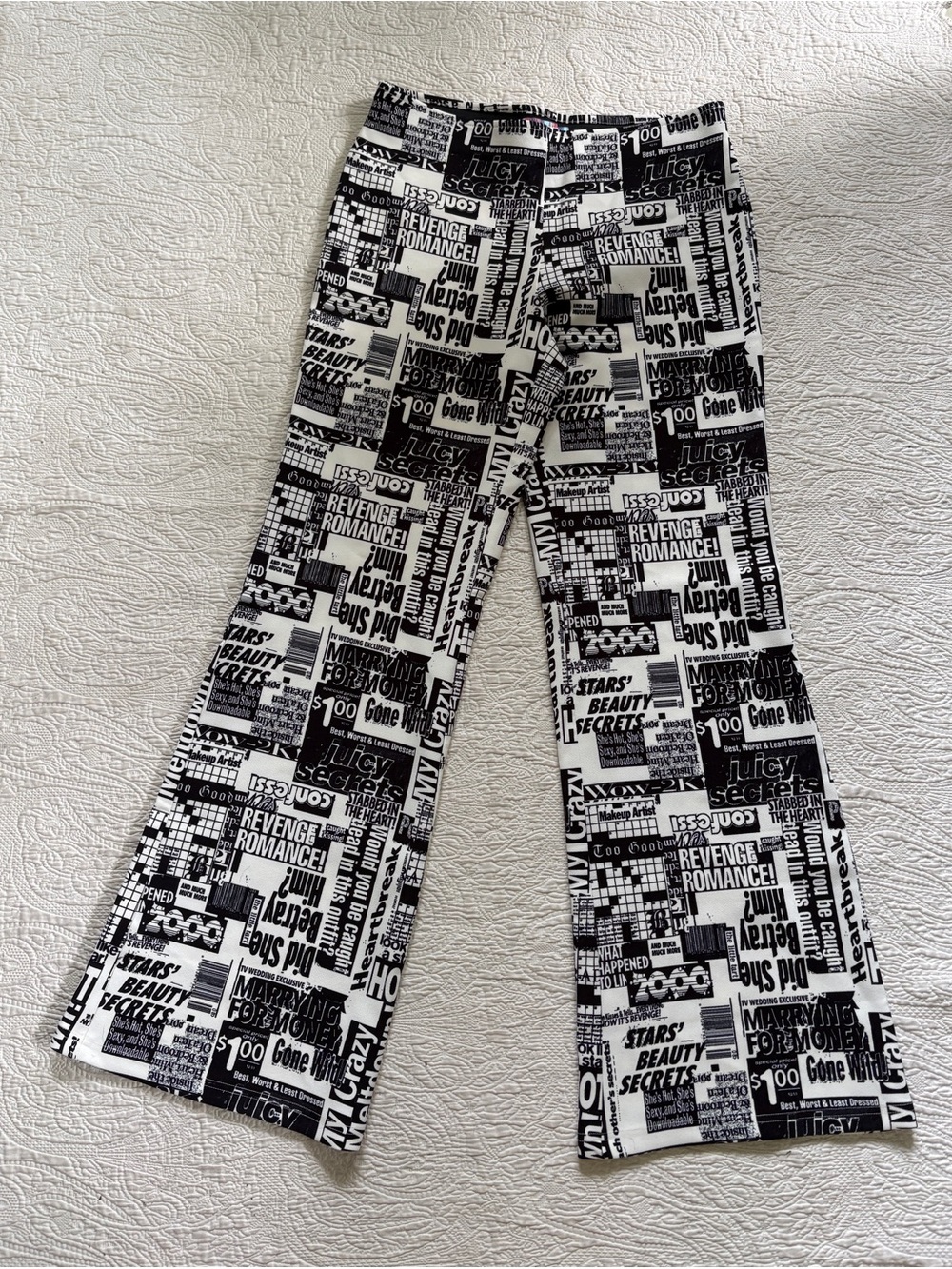 Women’s Urban Outfitters Black & White Newsprint Graphic Wide-Leg Pants - Medium